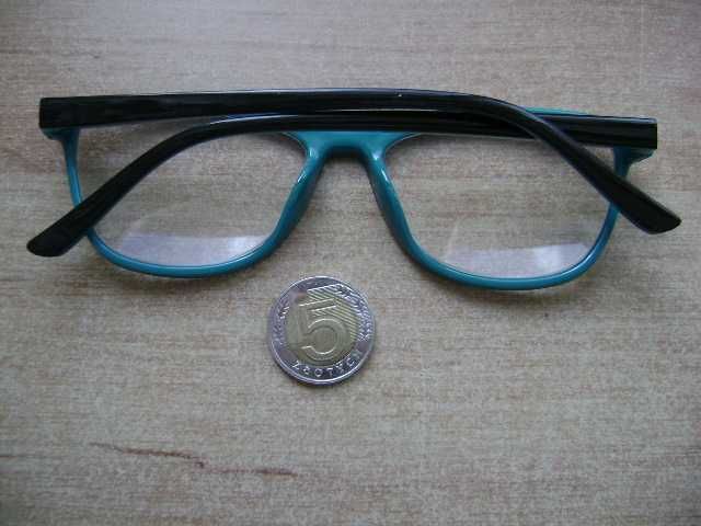 Starocie z PRL Okulary damskie korekcyjne +2,5 dioptrii rozstaw 13,5cm