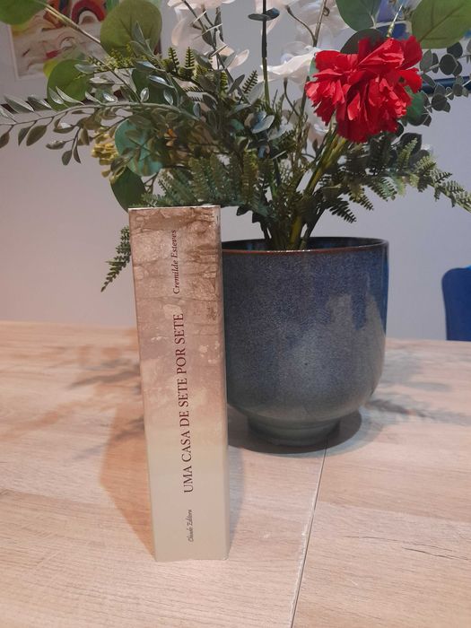 Uma Casa de Sete por Sete (1ª Edição)