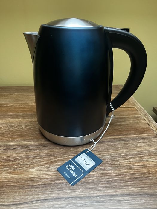 Czajnik stalowy elektryczny