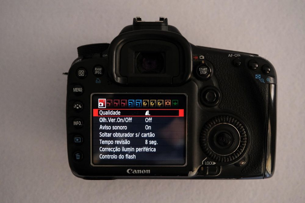 Máquina Canon corpo EOS 7D