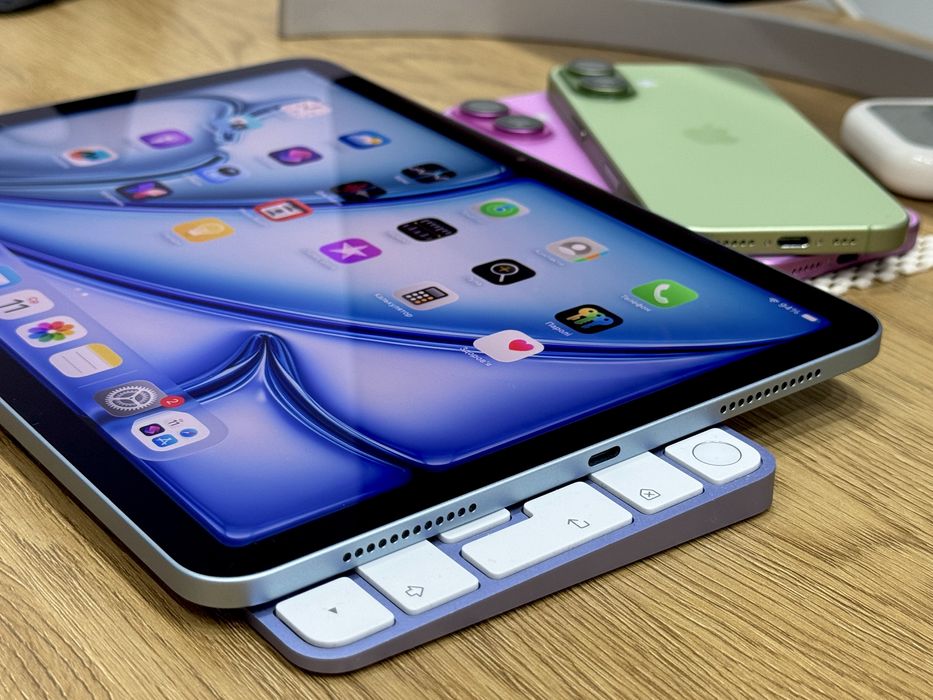 Планшет Apple iPad Air 11 M2 128GB Blue (АКБ 100% 74 циклів, bypass)