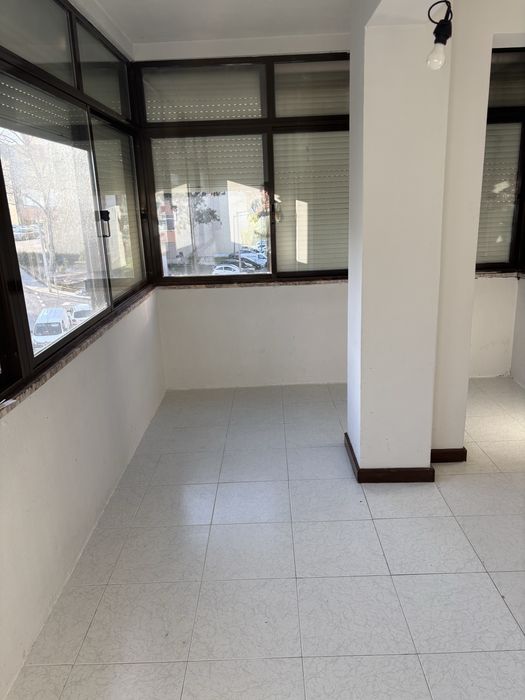 T2 com boas areas e vista desafogada
