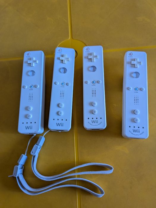 Comandos wii e acessórios