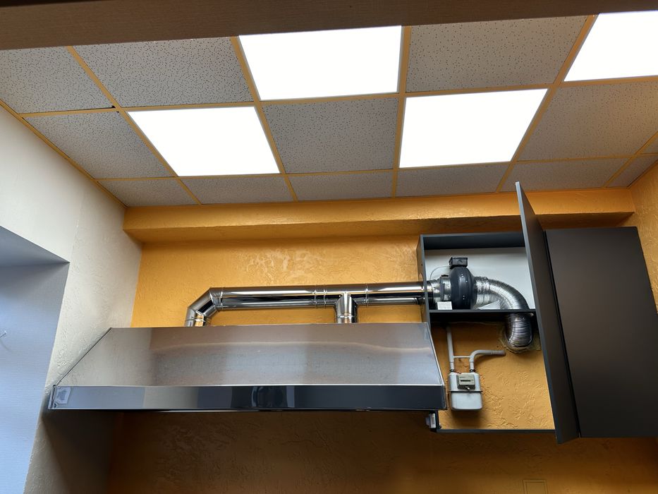 Продам апарат для виготовлення пончиків і витяжку