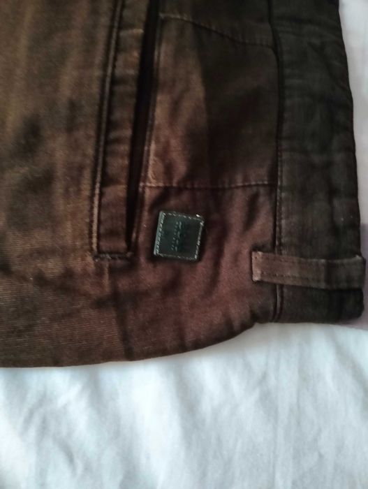 2 calças homem 1 Gant e 1 Hugo Boss