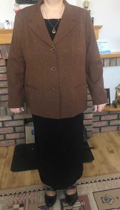 Żakiet damski brązowy nowy na podszewce rozmiar 54