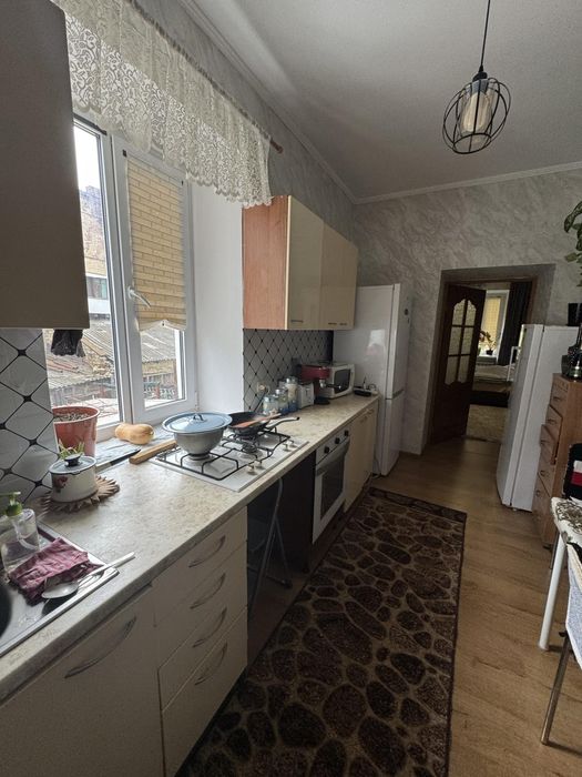 Продам 2-к квартиру з ремонтом, 55 кв.м, у центрі на вул. Базарної/Маразліївська (3-217-451)