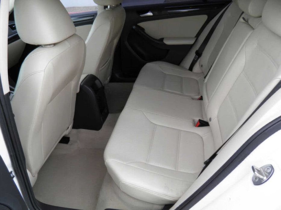 Volkswagen Jetta      2016