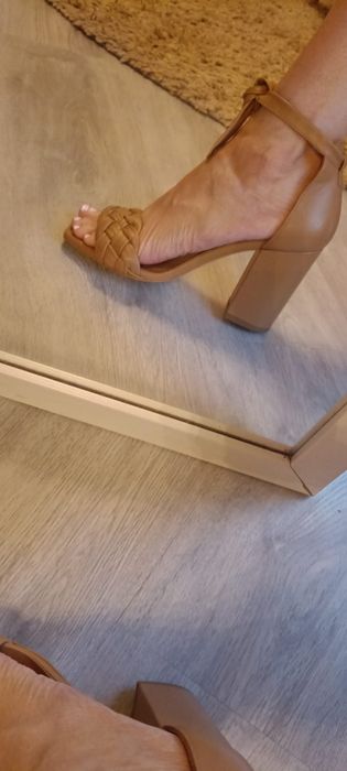 Sandały skórzane nowe