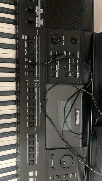 Keyboard Yamaha  E453