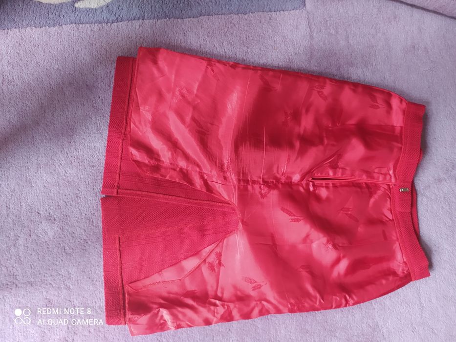 Красная юбка карандаш