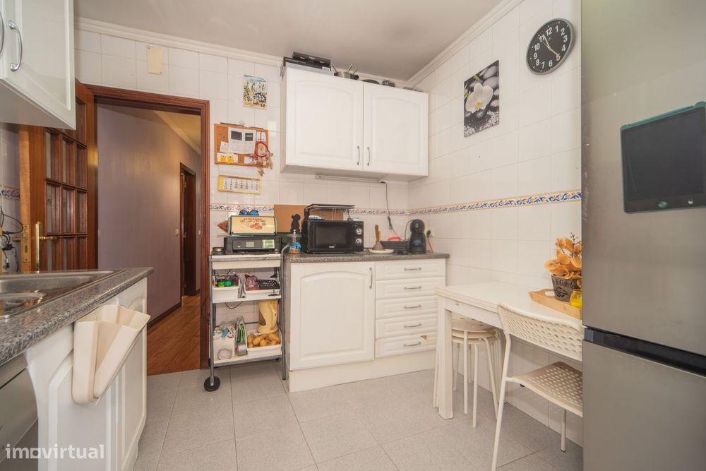 Apartamento T2+1 com cave e espaços adicionais na Tv. Nazaré, Lisboa