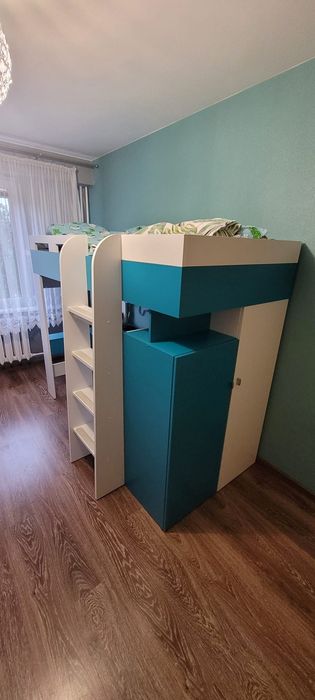 Łóżko piętrowe z biurkiem