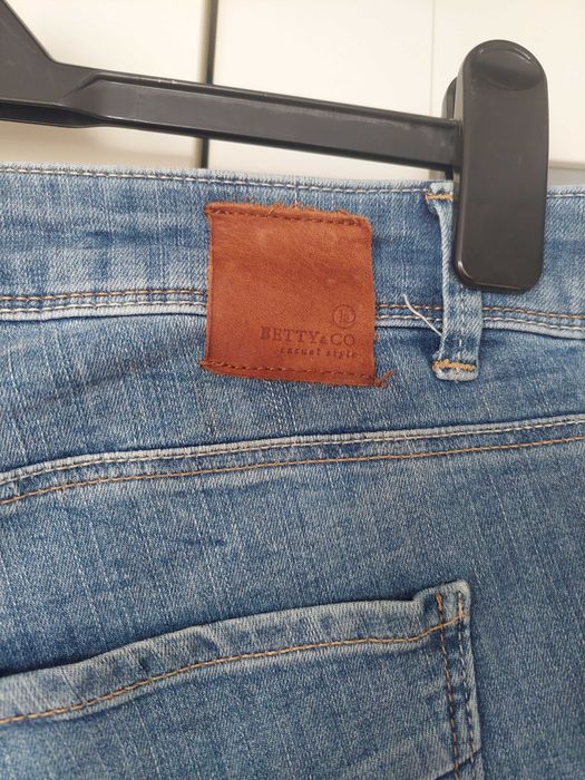 Jeans Betty & Co 44 błyszczące zdobienia