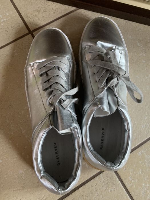 Buty reservd