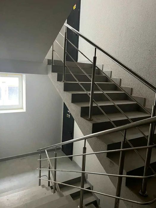 Продається 2 кімнатна квартира . Постанови