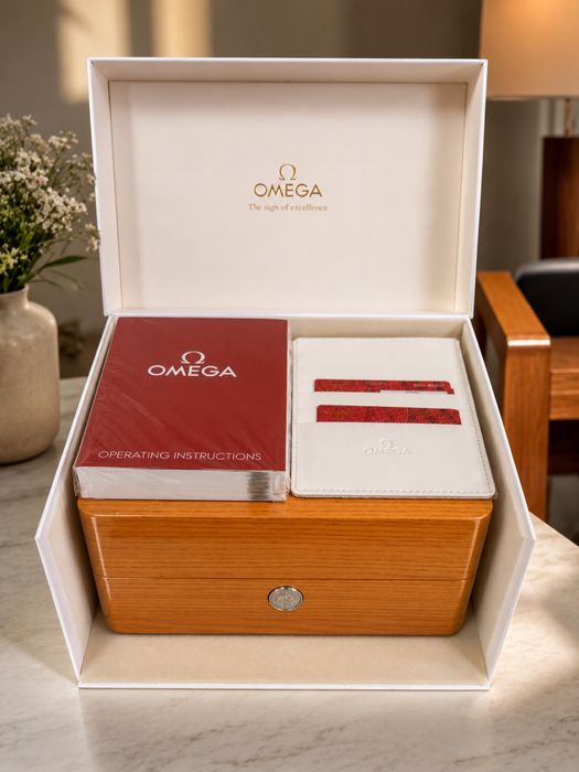 Продаж годинників OMEGA,Movado