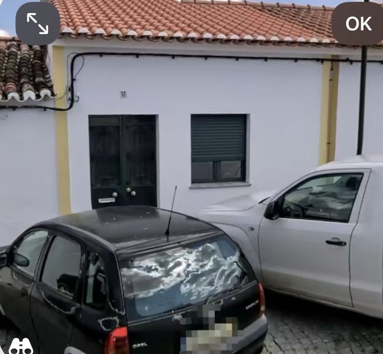 Casa com quintal em Pias
