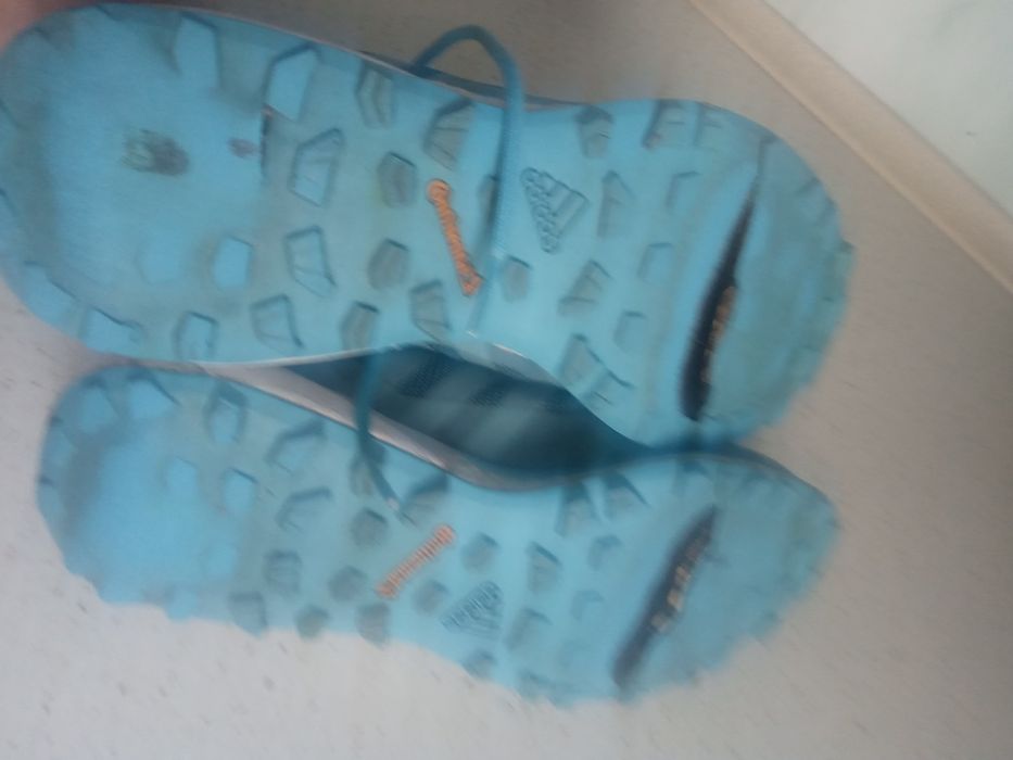 Y6Uszkodzone buty adidas terrex gore-tex 305