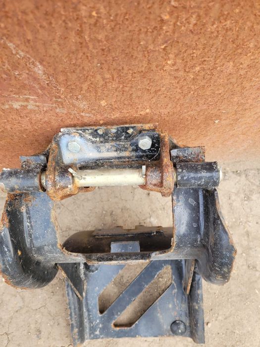 Кронштейн откидной запасного колеса ГАЗ-3306,3307,3309 ГАЗ 53 ГАЗ 66