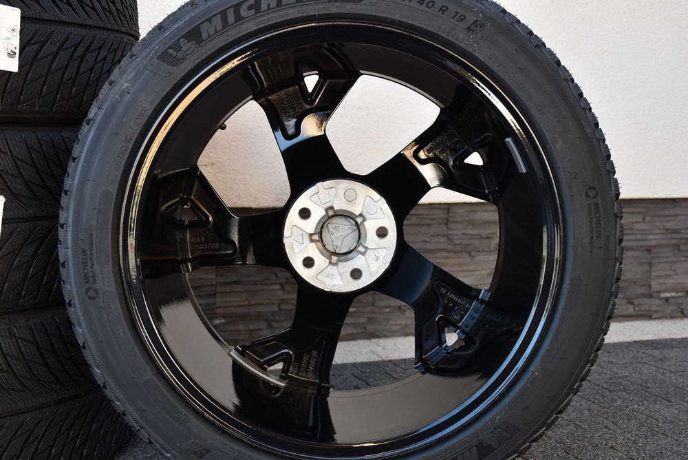 Nowe koła zimowe OEM SEAT Cupra FORMENTOR ATECA 19" Michelin dot2025