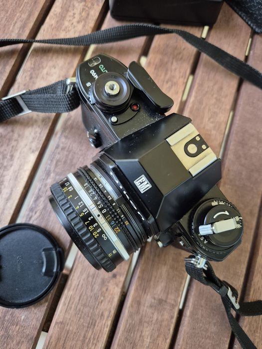 Maquina Fotográfica Analógica Nikon EM 35mm