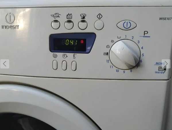 Вузька пральна машина   Indesit
