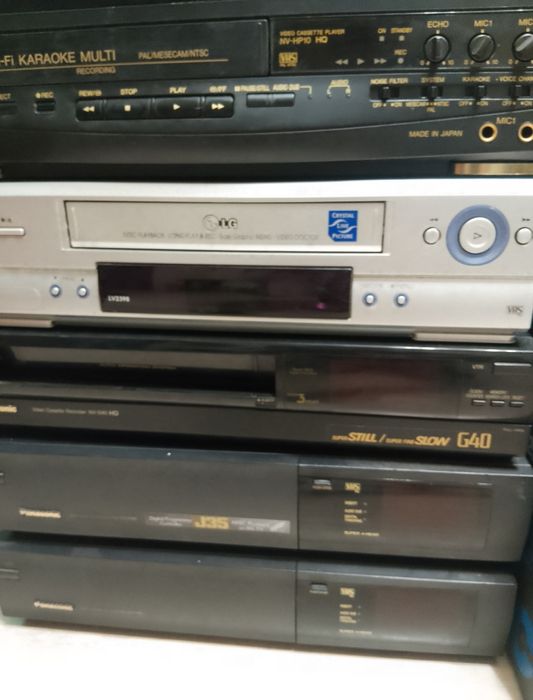 Видеомагнитофон  Panasonic.