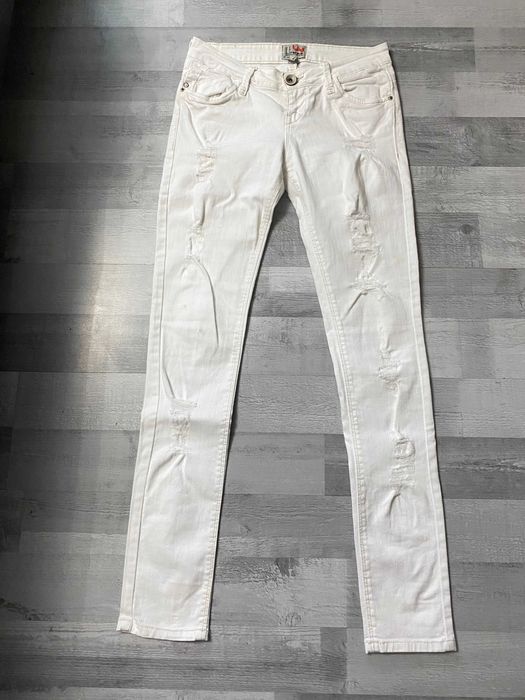 Spodnie damskie rurki obcisłe skinny białe jasne Bershka S 36