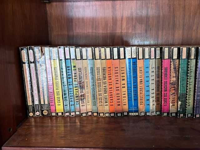 Lote 65 Livros Coleção Vampiro - Livros do Brasil (Clássicos Policiais)