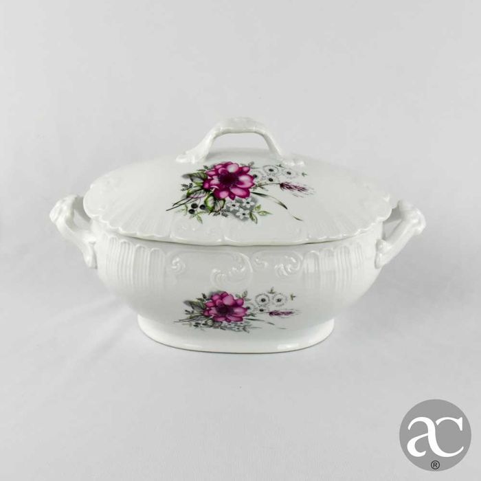 Terrina porcelana Vista Alegre, decorada com flores e relevo
