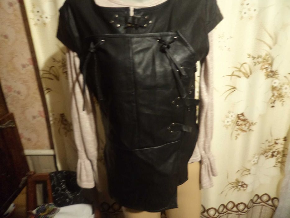 жилетка болеро  кожзам 46-48 р