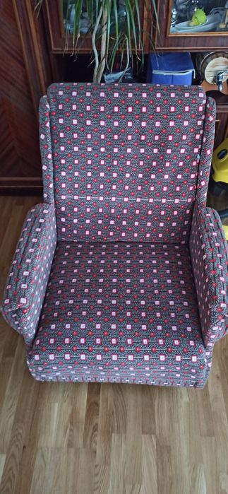 Продам 2 м'які крісла