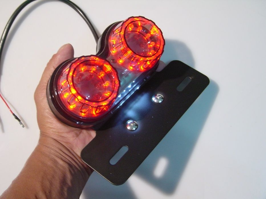 Farolim traseiro LED fumado com piscas integrados