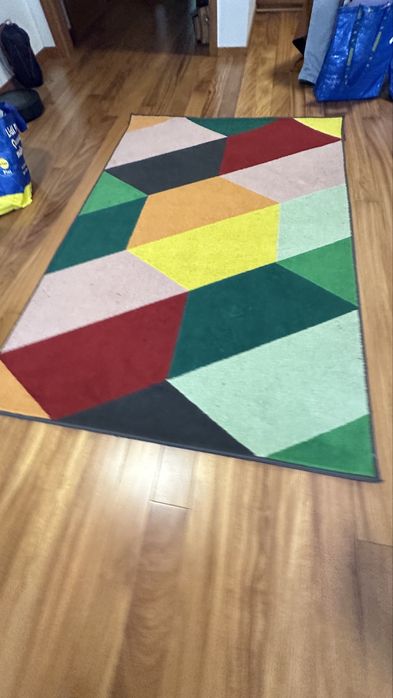 Tapete ikea colorido