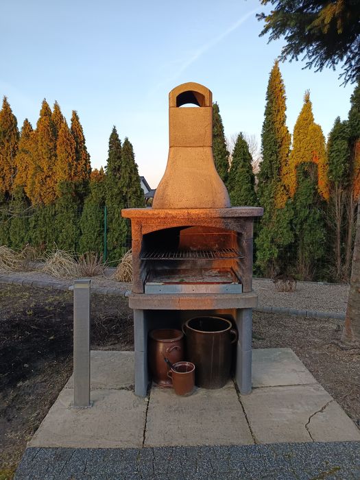 Grill betonowy ogrodowy