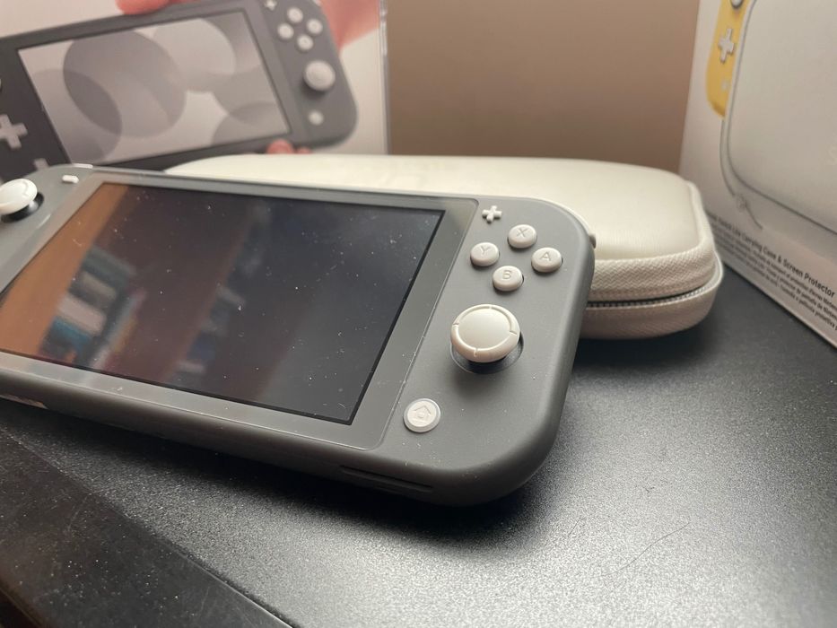 Nintendo Switch Lite – impecável, como nova
