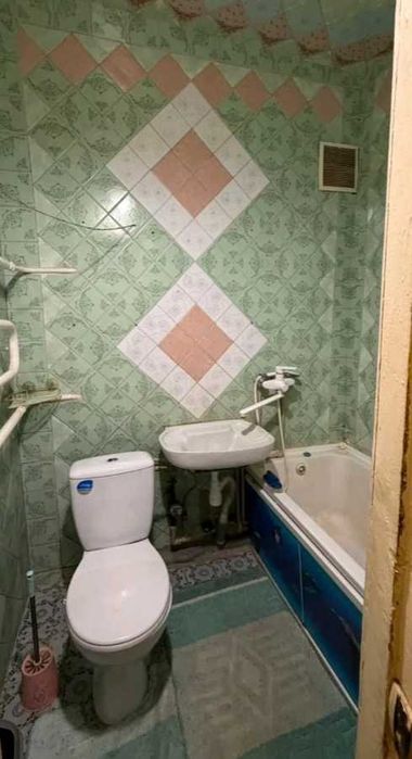 Продажа 2х комнатной квартиры. Космонавтов Рассвет!