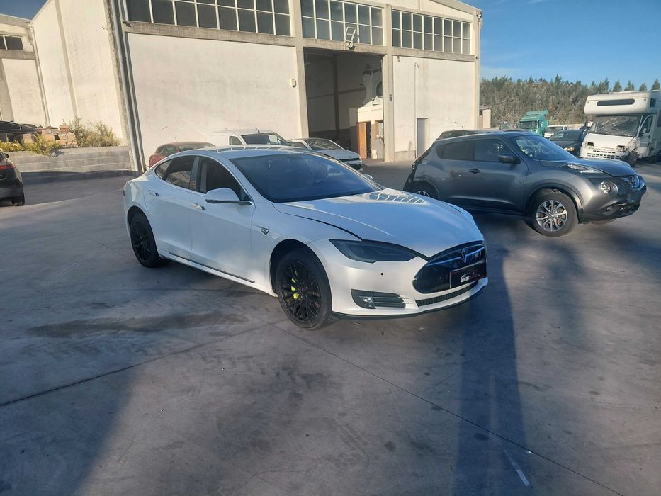 Tesla Model S 85  2013