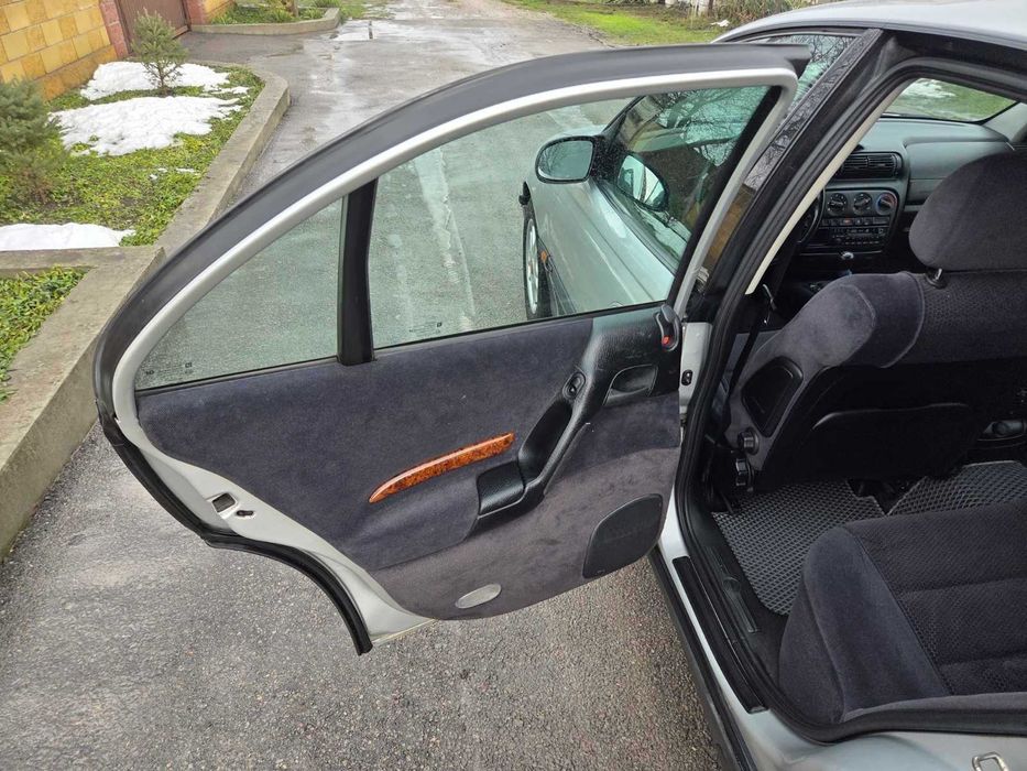 В Ідеальному стані  OPEL OMEGA.