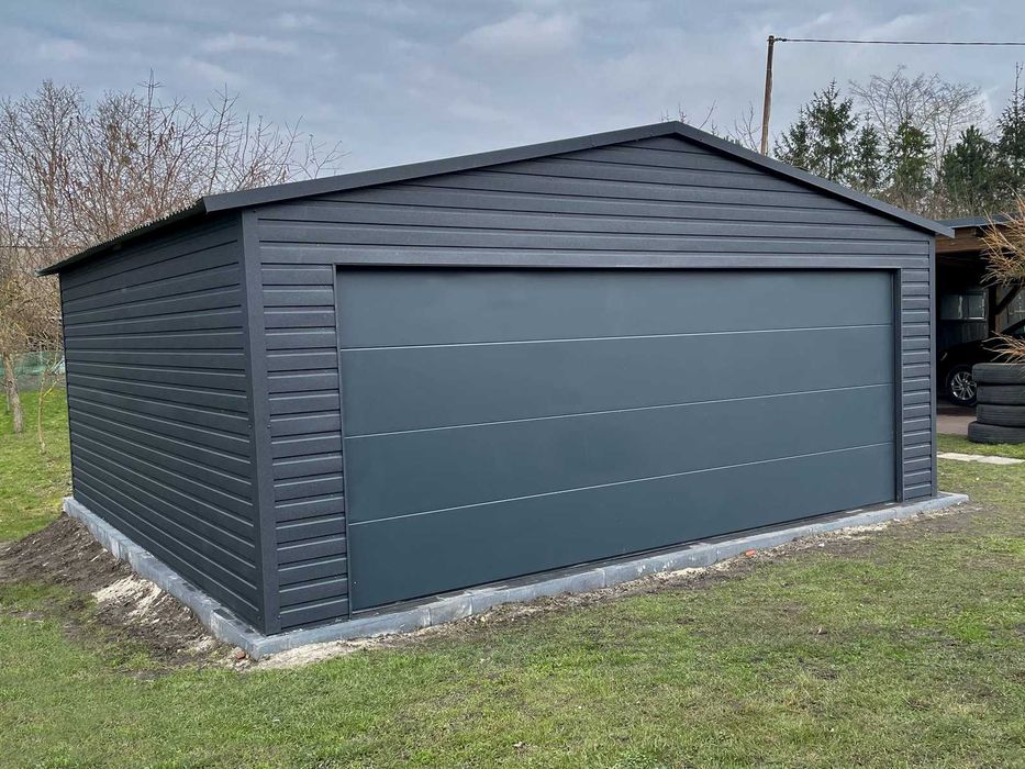 Garaż Blaszany dwuspadowy z automatyczną bramą segmentową TANIO