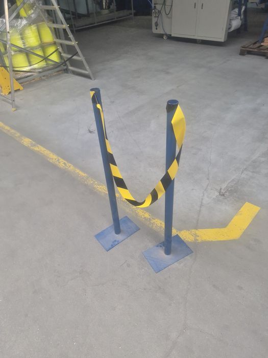 Słupki  92cm z podstawą