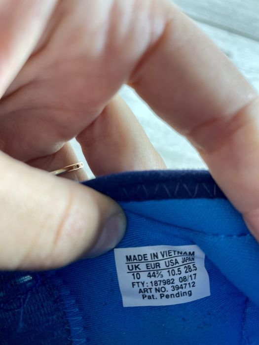 Salomon чоловічі кросівки 44.5 розмір