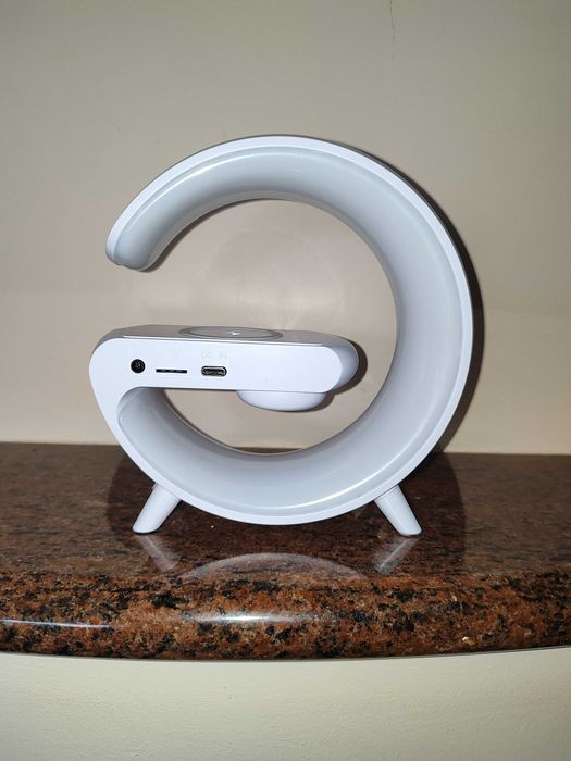 Budzik Zaokrąglony RGB z Ładowaniem Indukcyjnym