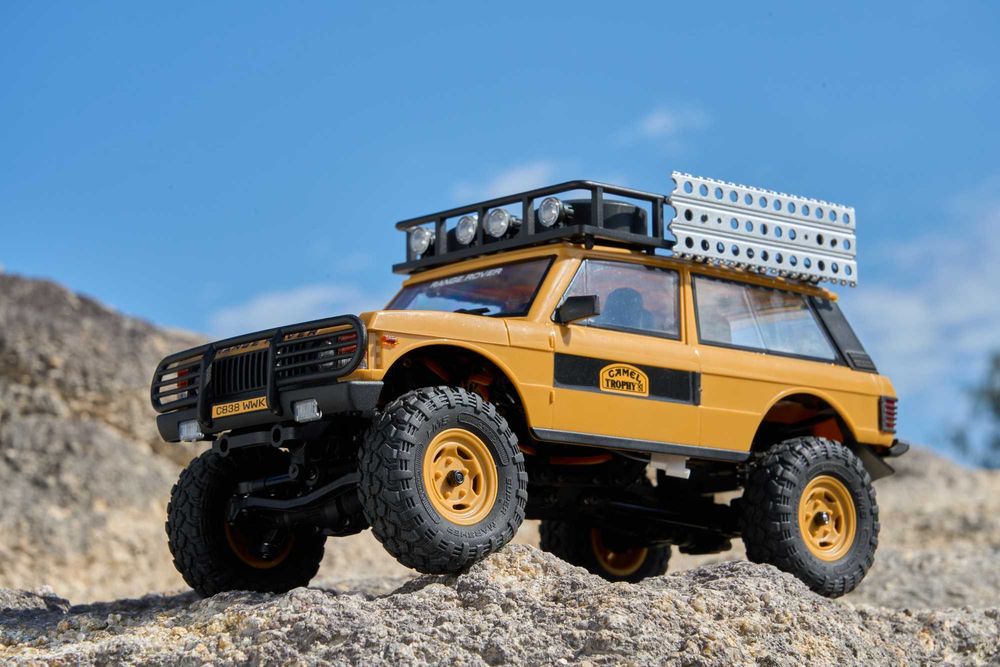 Машинка на радіокеруванні FMS 1:24 FCX24M Land Rover RANGE ROVER