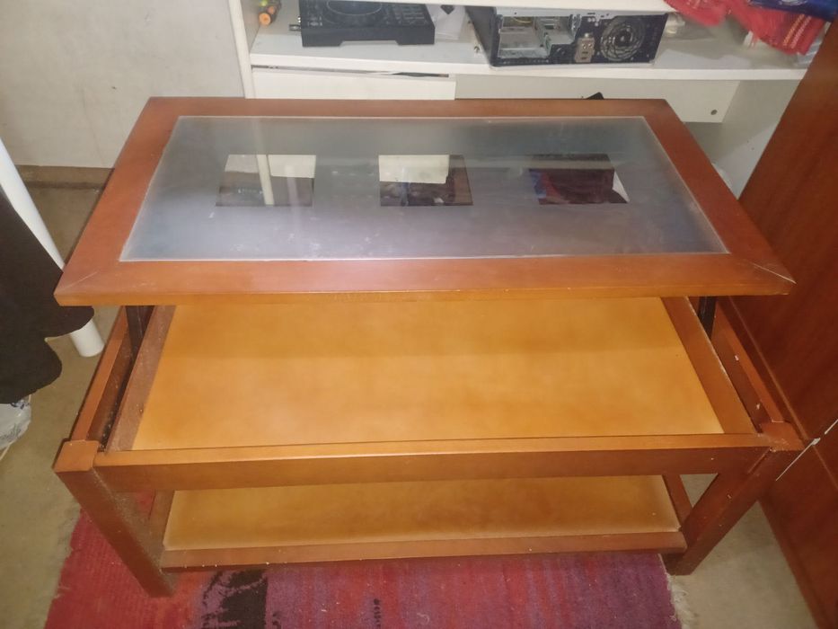 Mesa de sala em bom estado