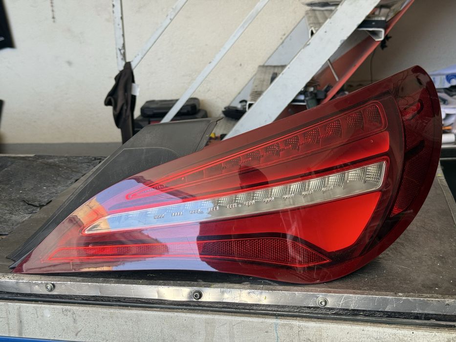 Mercedes CLA w117 farolim direito 2018