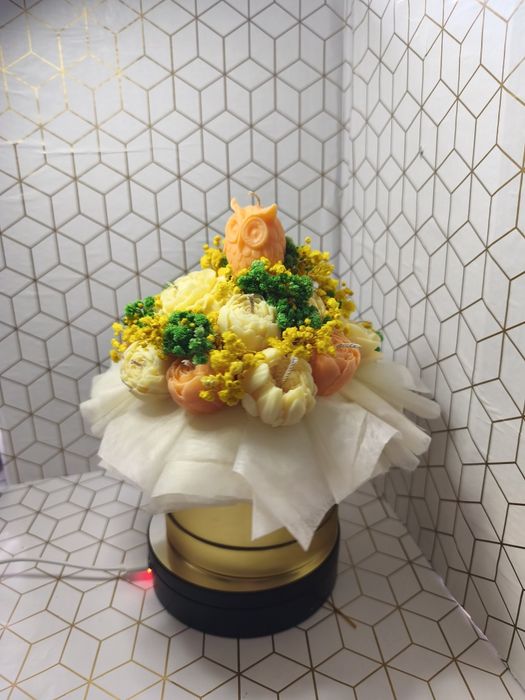 Flowerbox ze świecami sojowymi 
Dostępny od ręki 
Wysyłka InPost.