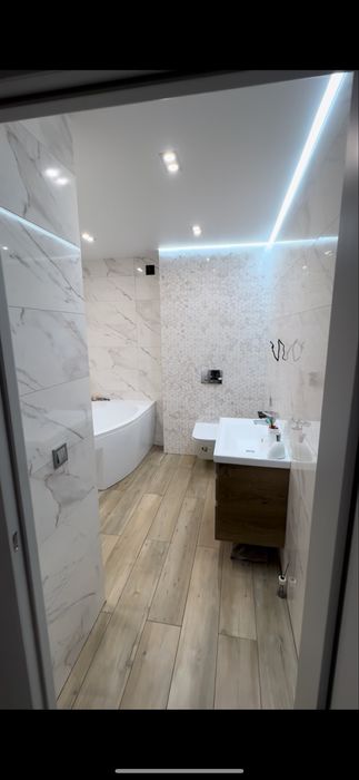 Аренда 2 х комнатной люкс квартиры в центре, район парка