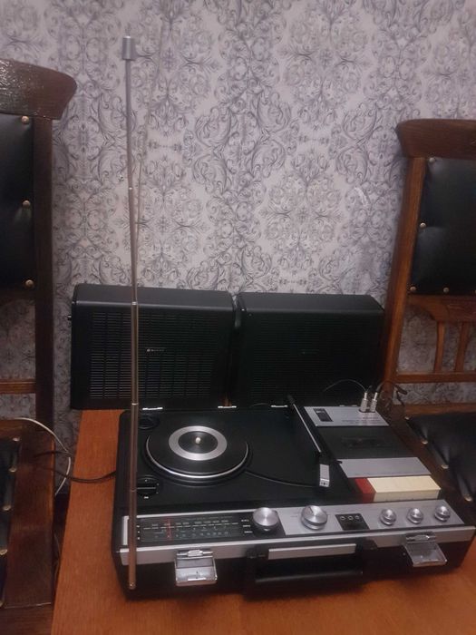Проигрыватель sanyo пластинок и кассет